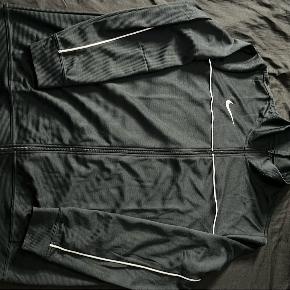 Nike sweatsuit size XL pants and jacket